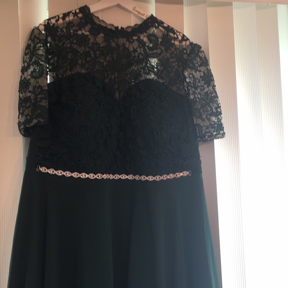 Beautiful HiLo hem dress. Says 26 but fits like 22W Waist altered to 44.4” - Picture 2 of 6